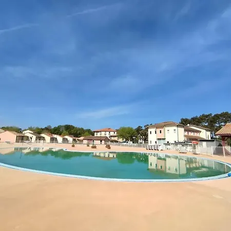 Maison Charmante A Avec Piscine Et Jardin 別荘 *