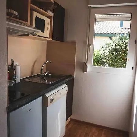 Feriehus Maison Charmante A Avec Piscine Et Jardin *