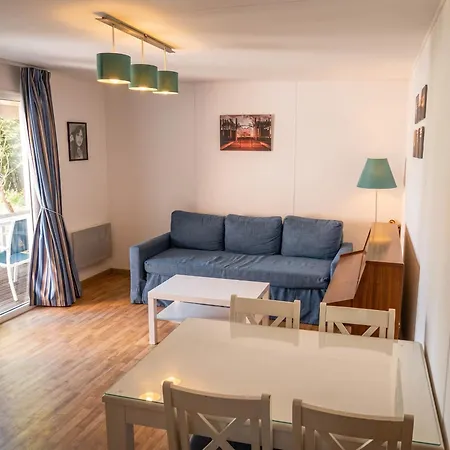 Feriehus Maison Charmante A Avec Piscine Et Jardin